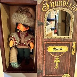 Annalee Holiday Hitch Figurine with Fur and Green Accents